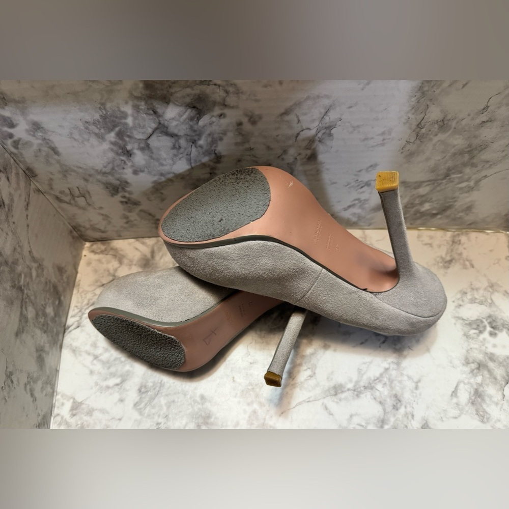 Authentic Yves Saint Laurent Grey Suede Platform Pumps - Picture 6 of 8